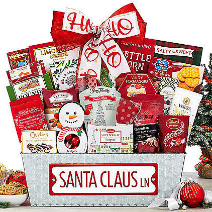 7 19 14 - Here Comes Santa Claus: Holiday Gift Basket - Christmas|Christmas Gift Baskets at TFC&H Co.