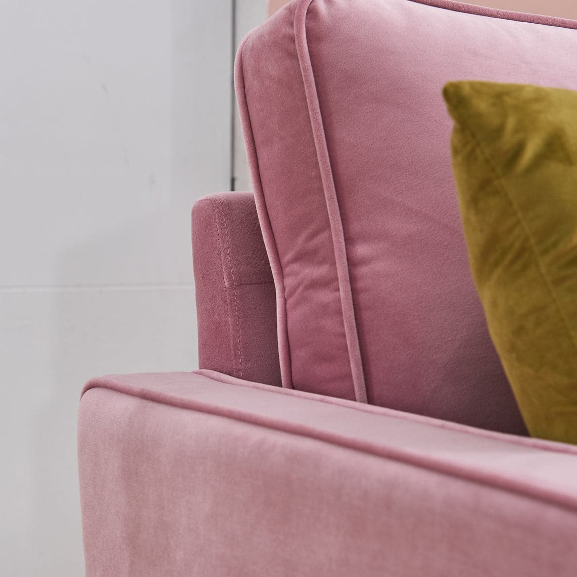 TFC&H Co. Modern Velvet Fabric Sofa 71" - Pink- Ships from The US - sofa at TFC&H Co.